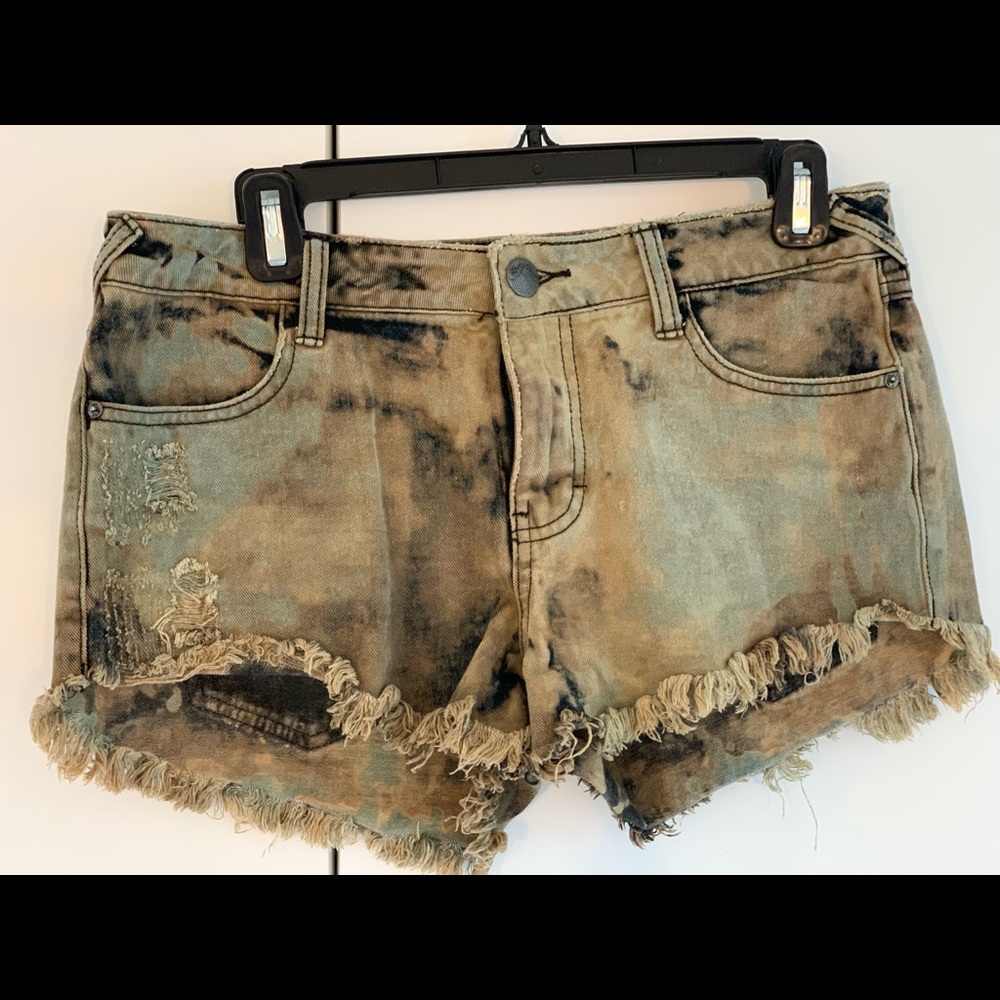 Free People cut off shorts, size 27. Excellent.